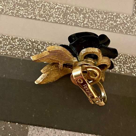 Rare vtg c.1950s Trifari earrings 🖤 - Picture 4 of 5